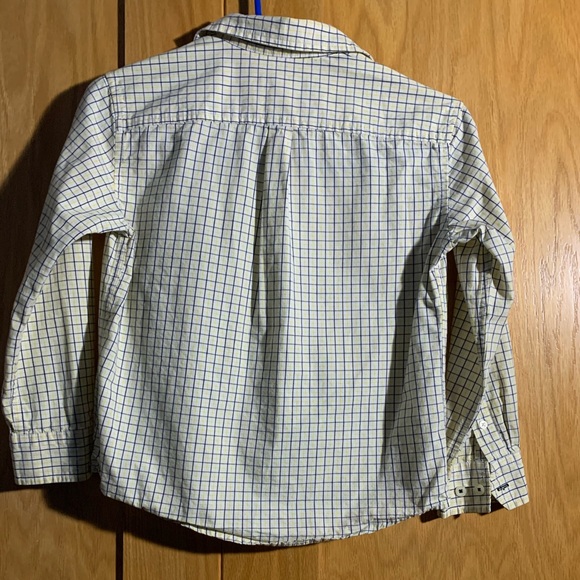 This button down shirt is in good quality - Picture 3 of 4